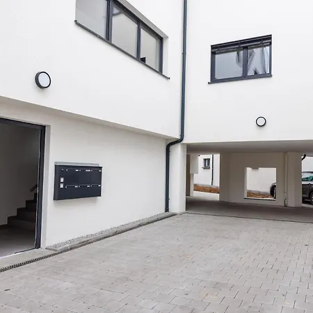 Keep Business Suite H66-1 Mit Kueche, Balkon, Pkw-Stellplatz Oedheim Экстерьер фото